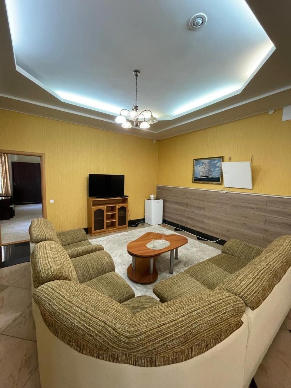 Shanyrak Hotel Темиртау Экстерьер фото